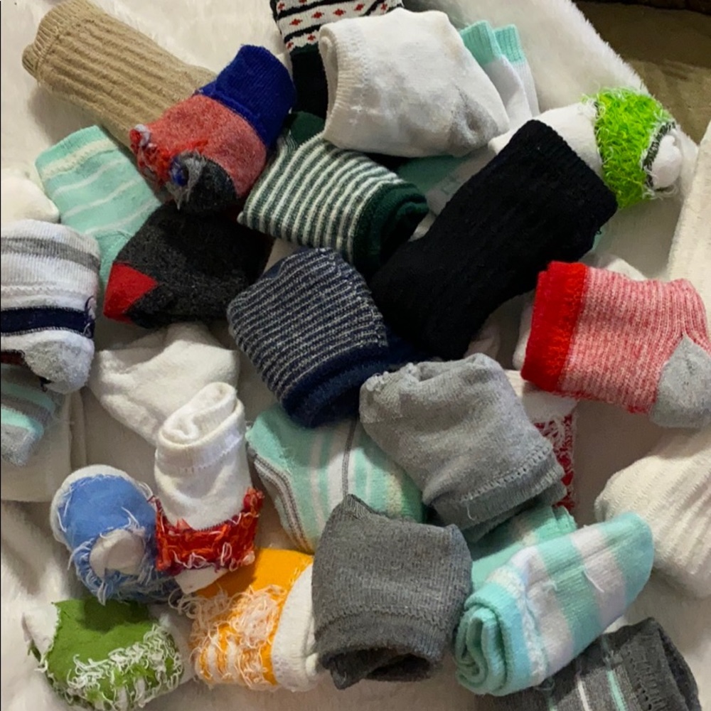 Lot of 35 boy socks